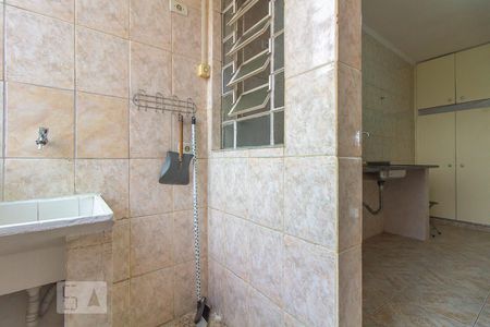 Casa à venda com 200m², 2 quartos e 4 vagas Casa à venda com 200m², 2 quartos e 4 vagasLavanderia