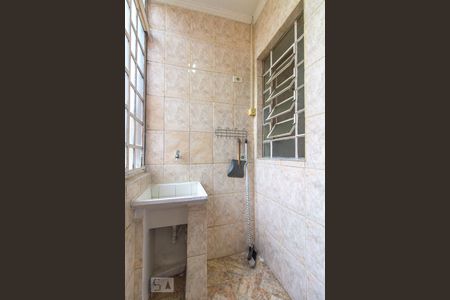 Casa à venda com 200m², 2 quartos e 4 vagas Casa à venda com 200m², 2 quartos e 4 vagasLavanderia