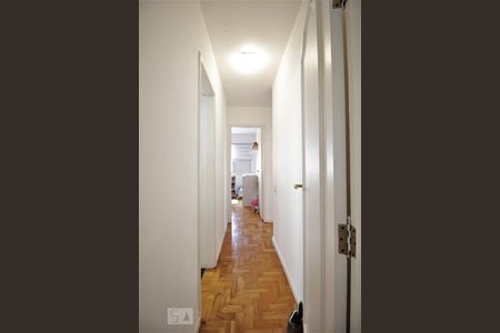 Corredor de apartamento para alugar com 3 quartos, 82m² em Vila Progredior, São Paulo