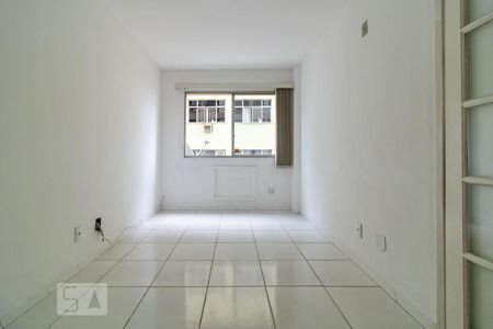 Apartamento para alugar com 48m², 2 quartos e sem vagaSala