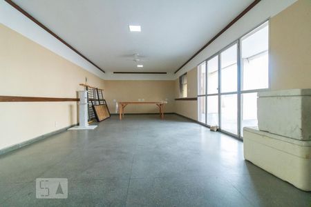 Apartamento para alugar com 48m², 2 quartos e sem vagaÁrea comum - Salão de festas