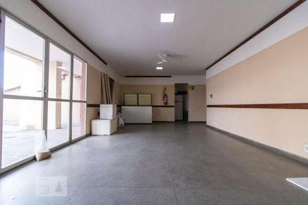 Apartamento para alugar com 48m², 2 quartos e sem vagaÁrea comum - Salão de festas