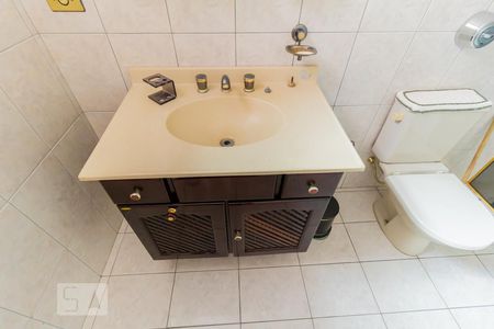 Casa à venda com 95m², 2 quartos e 2 vagasDetalhe banheiro