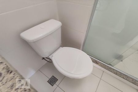 Apartamento para alugar com 65m², 2 quartos e 2 vagas Apartamento para alugar com 65m², 2 quartos e 2 vagasBanheiro 2