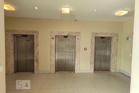 Apartamento para alugar com 65m², 2 quartos e 2 vagas Apartamento para alugar com 65m², 2 quartos e 2 vagasHall de Entrada