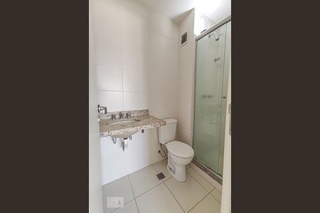 Apartamento para alugar com 65m², 2 quartos e 2 vagas Apartamento para alugar com 65m², 2 quartos e 2 vagasBanheiro 2