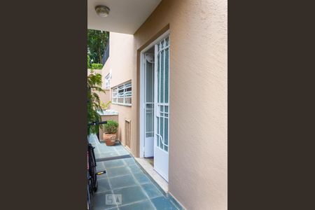 Casa à venda com 300m², 4 quartos e 3 vagas Casa à venda com 300m², 4 quartos e 3 vagasEntrada Sala de Jantar