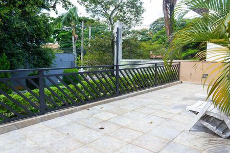 Casa à venda com 300m², 4 quartos e 3 vagas Casa à venda com 300m², 4 quartos e 3 vagasVaranda Quartos