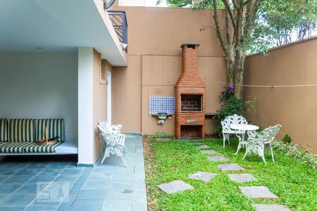 Casa à venda com 300m², 4 quartos e 3 vagas Casa à venda com 300m², 4 quartos e 3 vagasJardim/Churrasqueira