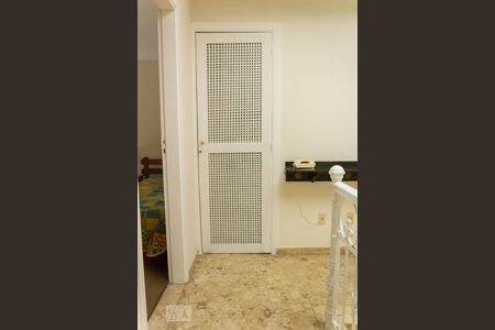 Casa à venda com 300m², 4 quartos e 3 vagas Casa à venda com 300m², 4 quartos e 3 vagasHall Quartos