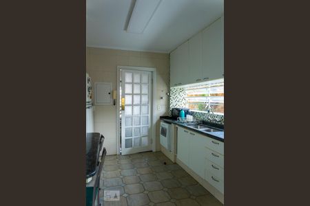 Casa à venda com 300m², 4 quartos e 3 vagas Casa à venda com 300m², 4 quartos e 3 vagasCozinha