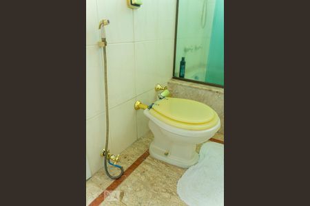 Casa à venda com 300m², 4 quartos e 3 vagas Casa à venda com 300m², 4 quartos e 3 vagasBanheiro Suíte 1