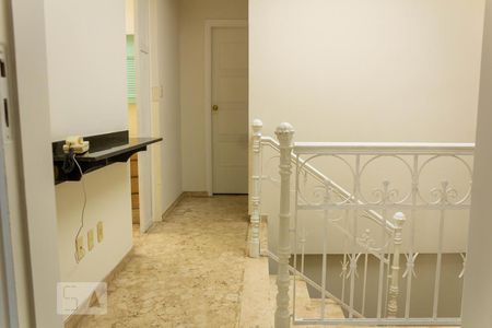 Casa à venda com 300m², 4 quartos e 3 vagas Casa à venda com 300m², 4 quartos e 3 vagasHall Quartos