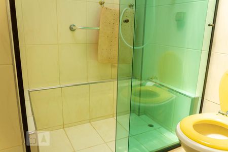 Casa à venda com 300m², 4 quartos e 3 vagas Casa à venda com 300m², 4 quartos e 3 vagasBanheiro 1