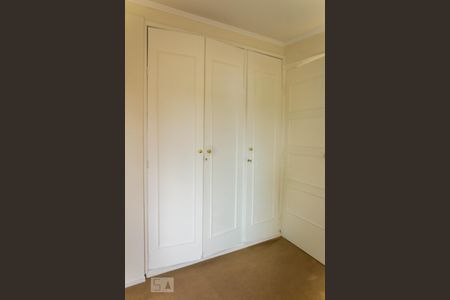 Casa à venda com 300m², 4 quartos e 3 vagas Casa à venda com 300m², 4 quartos e 3 vagasSuíte 2