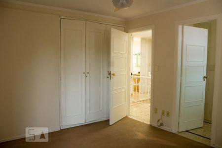 Casa à venda com 300m², 4 quartos e 3 vagas Casa à venda com 300m², 4 quartos e 3 vagasSuíte 2