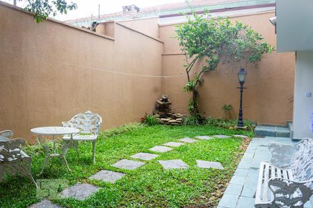 Casa à venda com 300m², 4 quartos e 3 vagas Casa à venda com 300m², 4 quartos e 3 vagasJardim