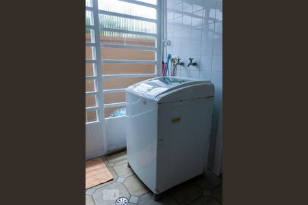 Casa à venda com 300m², 4 quartos e 3 vagas Casa à venda com 300m², 4 quartos e 3 vagasÁrea de Serviço