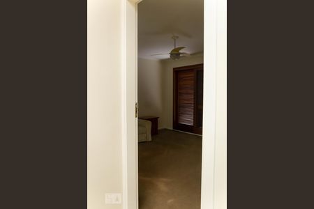 Casa à venda com 300m², 4 quartos e 3 vagas Casa à venda com 300m², 4 quartos e 3 vagasSuíte 2