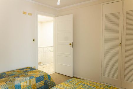 Casa à venda com 300m², 4 quartos e 3 vagas Casa à venda com 300m², 4 quartos e 3 vagasQuarto 1