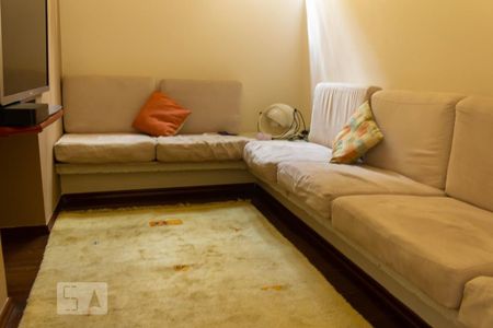 Casa à venda com 300m², 4 quartos e 3 vagas Casa à venda com 300m², 4 quartos e 3 vagasSala de TV