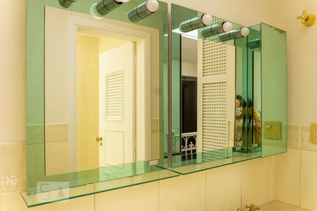 Casa à venda com 300m², 4 quartos e 3 vagas Casa à venda com 300m², 4 quartos e 3 vagasBanheiro 1