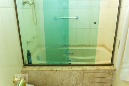 Casa à venda com 300m², 4 quartos e 3 vagas Casa à venda com 300m², 4 quartos e 3 vagasBanheiro Suíte 1