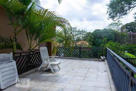 Casa à venda com 300m², 4 quartos e 3 vagas Casa à venda com 300m², 4 quartos e 3 vagasVaranda Quartos