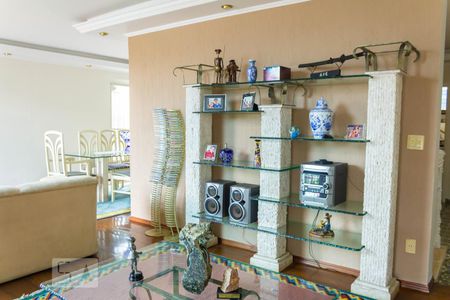 Casa à venda com 300m², 4 quartos e 3 vagas Casa à venda com 300m², 4 quartos e 3 vagasSala de Estar