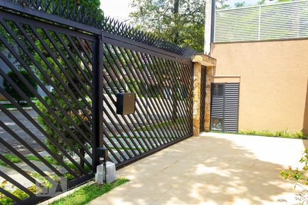 Casa à venda com 300m², 4 quartos e 3 vagas Casa à venda com 300m², 4 quartos e 3 vagasGaragem