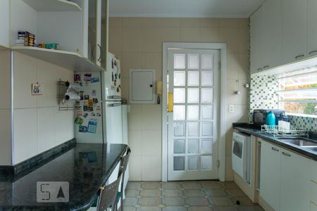 Casa à venda com 300m², 4 quartos e 3 vagas Casa à venda com 300m², 4 quartos e 3 vagasCozinha