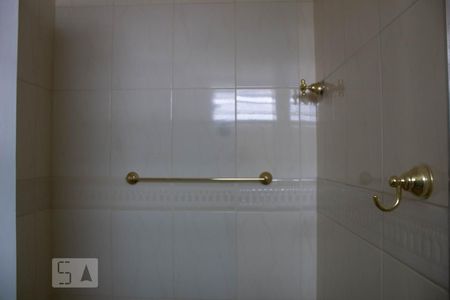 Casa à venda com 300m², 4 quartos e 3 vagas Casa à venda com 300m², 4 quartos e 3 vagasBanheiro Suíte 2