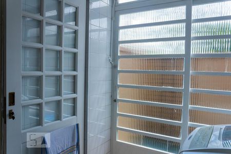 Casa à venda com 300m², 4 quartos e 3 vagas Casa à venda com 300m², 4 quartos e 3 vagasÁrea de Serviço