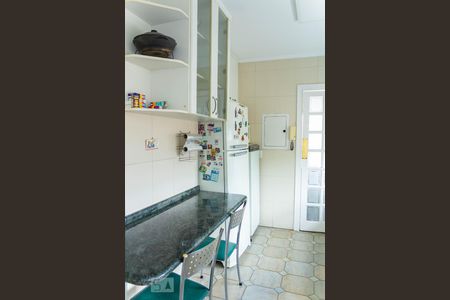 Casa à venda com 300m², 4 quartos e 3 vagas Casa à venda com 300m², 4 quartos e 3 vagasCozinha