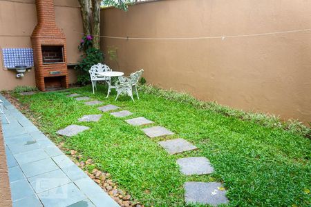 Casa à venda com 300m², 4 quartos e 3 vagas Casa à venda com 300m², 4 quartos e 3 vagasJardim/Churrasqueira