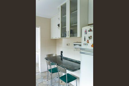 Casa à venda com 300m², 4 quartos e 3 vagas Casa à venda com 300m², 4 quartos e 3 vagasCozinha