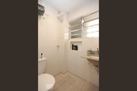 Banheiro de kitnet/studio para alugar com 1 quarto, 43m² em Bela Vista, São Paulo