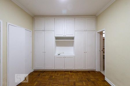 Apartamento à venda com 200m², 4 quartos e 2 vagas Apartamento à venda com 200m², 4 quartos e 2 vagasSuíte