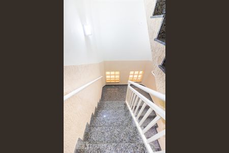 Casa de condomínio para alugar com 42m², 2 quartos e sem vagaEscada