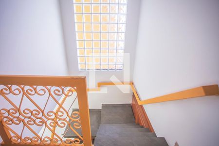 Casa à venda com 200m², 4 quartos e 3 vagasEscadas