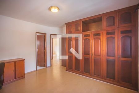 Casa à venda com 200m², 4 quartos e 3 vagasSuíte