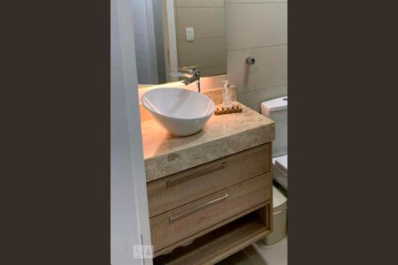 Apartamento para alugar com 65m², 2 quartos e 1 vaga Apartamento para alugar com 65m², 2 quartos e 1 vagaBanheiro