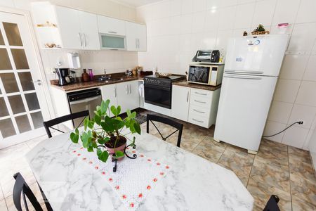 Casa à venda com 180m², 4 quartos e 4 vagasCozinha