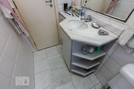 Casa à venda com 180m², 4 quartos e 4 vagasBanheiro 3