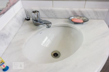 Casa à venda com 180m², 4 quartos e 4 vagasBanheiro 2 Pia