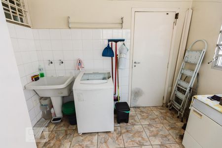 Casa à venda com 180m², 4 quartos e 4 vagasLavanderia