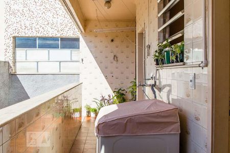 Apartamento à venda com 140m², 3 quartos e 2 vagas Apartamento à venda com 140m², 3 quartos e 2 vagasÁrea de Serviço