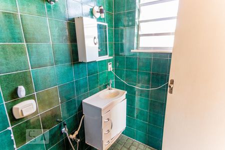 Apartamento à venda com 140m², 3 quartos e 2 vagas Apartamento à venda com 140m², 3 quartos e 2 vagasBanheiro da Suíte