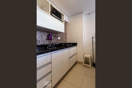 Apartamento para alugar com 42m², 1 quarto e 1 vaga Apartamento para alugar com 42m², 1 quarto e 1 vagaCozinha - Armários