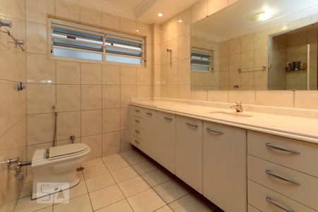 Apartamento à venda com 220m², 3 quartos e 2 vagasSuíte